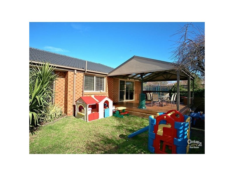 4 Locksley Close, Dingley Village VIC 3172