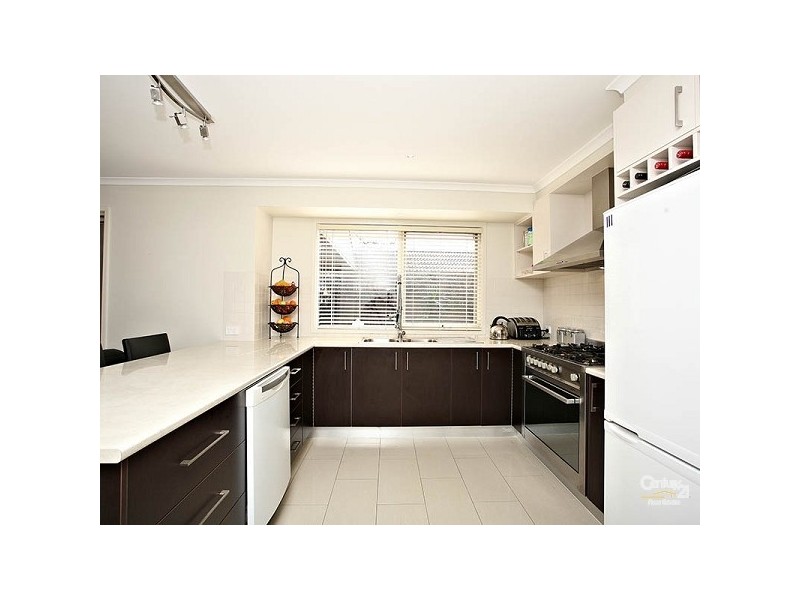 4 Locksley Close, Dingley Village VIC 3172