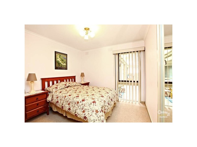 18 Golfwood Close, Dingley Village VIC 3172