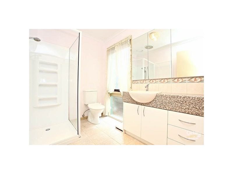 18 Golfwood Close, Dingley Village VIC 3172