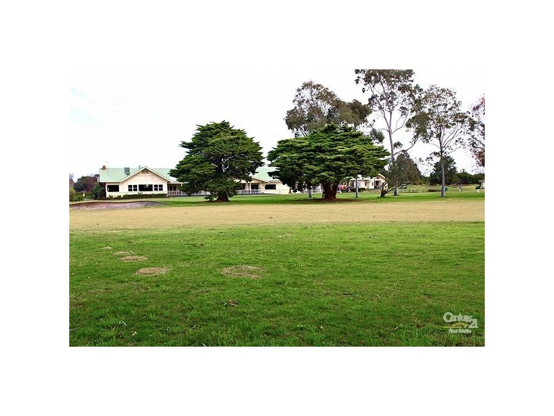 18 Golfwood Close, Dingley Village VIC 3172