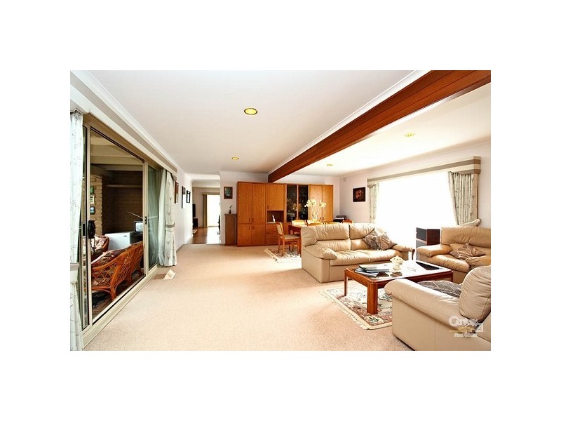 18 Golfwood Close, Dingley Village VIC 3172