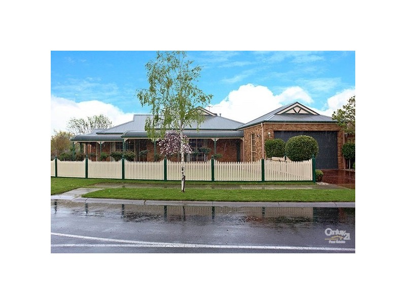 2 Grandiflora Court, Dingley Village VIC 3172