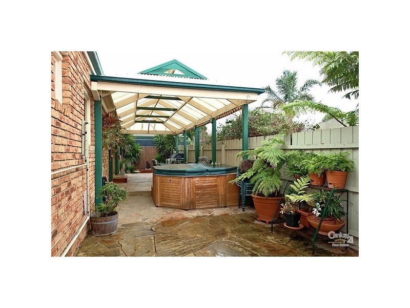 2 Grandiflora Court, Dingley Village VIC 3172