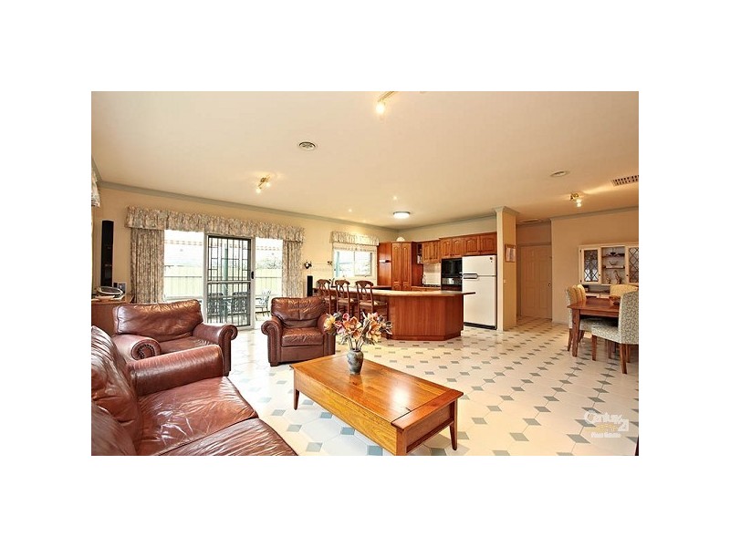 2 Grandiflora Court, Dingley Village VIC 3172