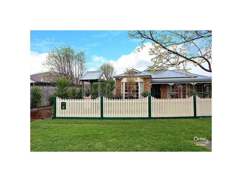 2 Grandiflora Court, Dingley Village VIC 3172