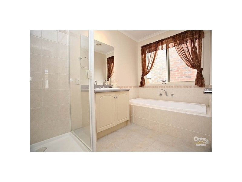 12 Kingsland Close, Dingley Village VIC 3172