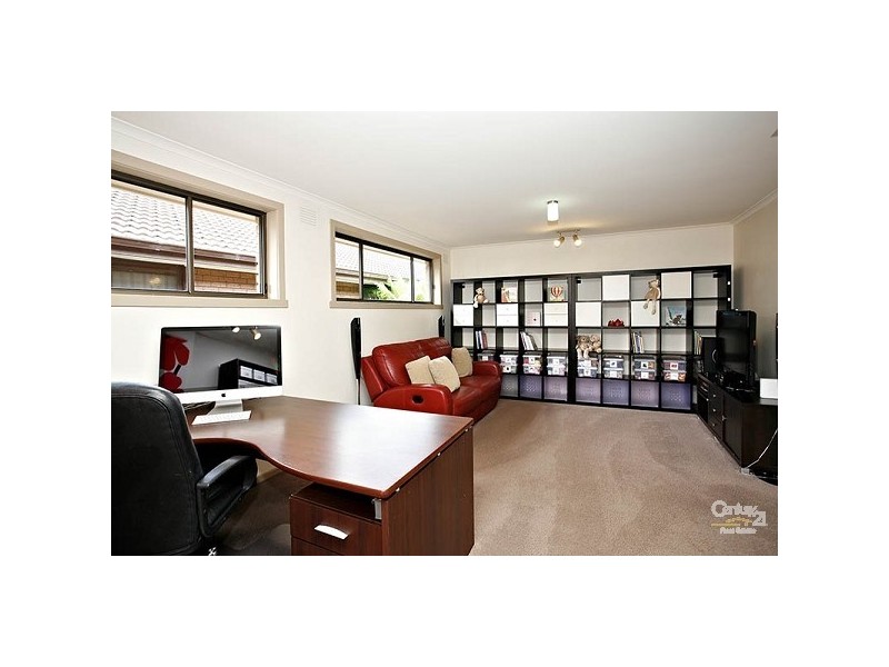 35 Golfwood Close, Dingley Village VIC 3172