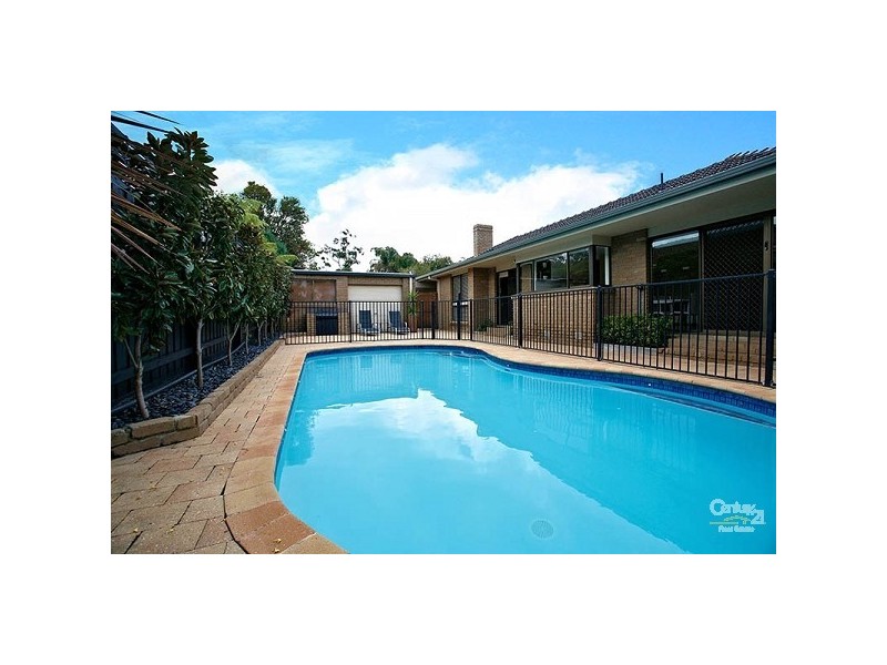 35 Golfwood Close, Dingley Village VIC 3172