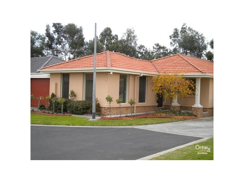 5 Glen Avis Grove, Dingley Village VIC 3172