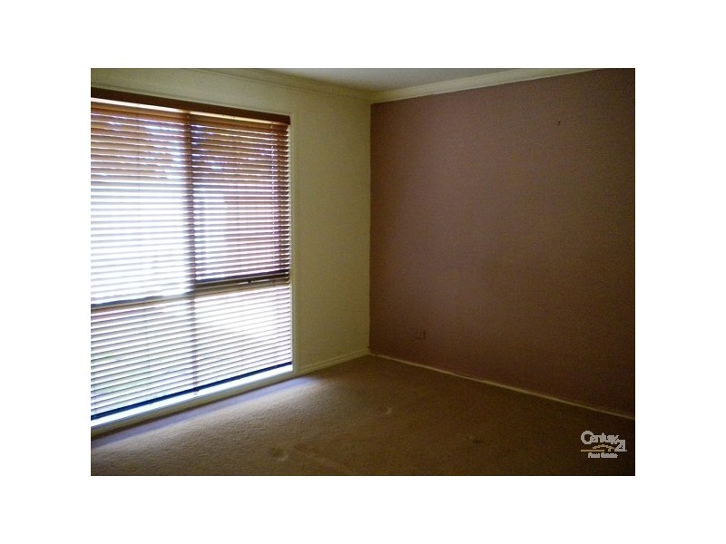 5 Glen Avis Grove, Dingley Village VIC 3172