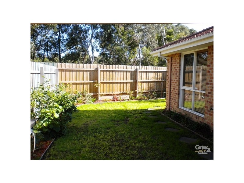 5 Glen Avis Grove, Dingley Village VIC 3172