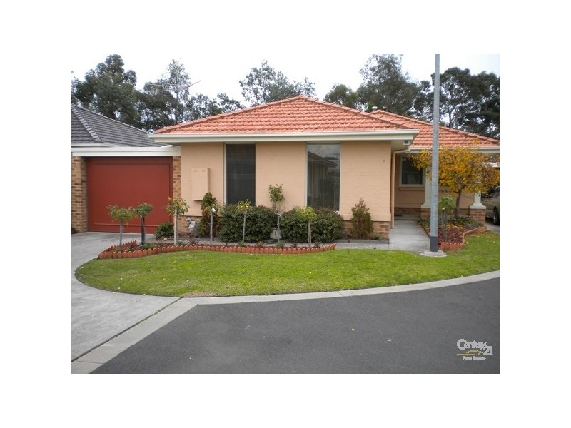 5 Glen Avis Grove, Dingley Village VIC 3172