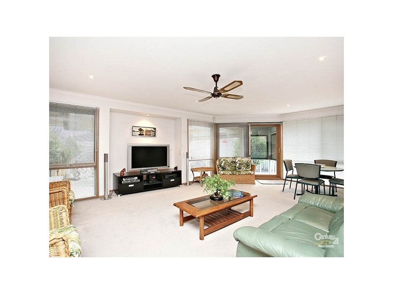 6 Aisha Crescent, Dingley Village VIC 3172