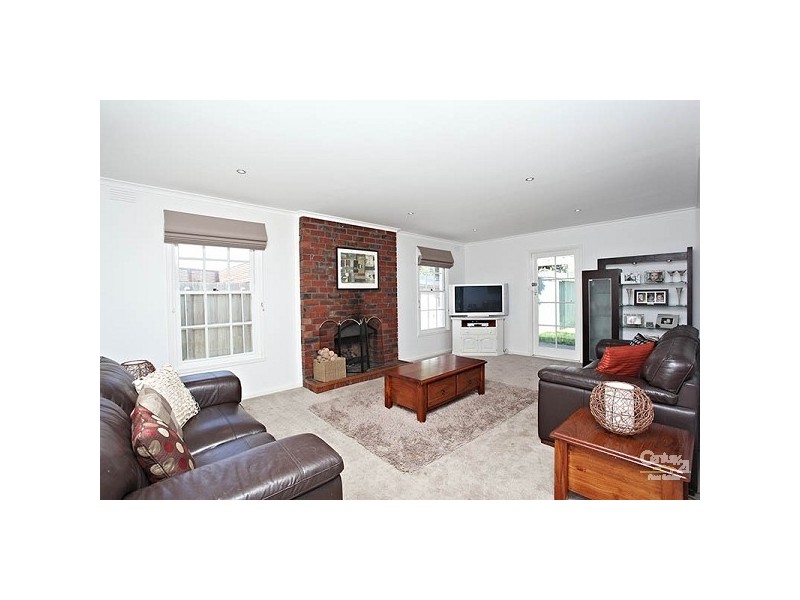 4 Bogey Court, Dingley Village VIC 3172