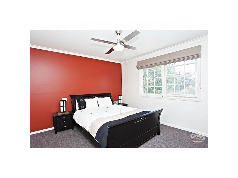 4 Bogey Court, Dingley Village VIC 3172