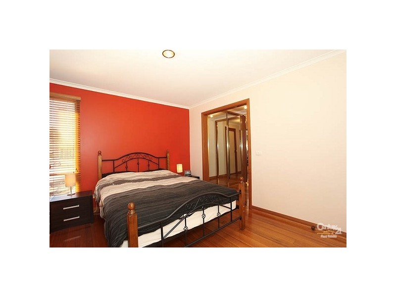 18 Holland Avenue, Dingley Village VIC 3172