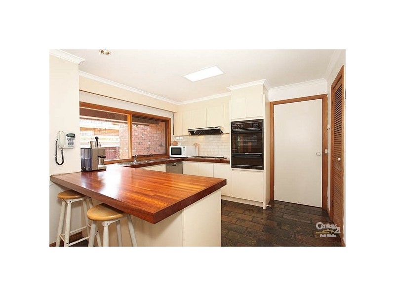 18 Holland Avenue, Dingley Village VIC 3172