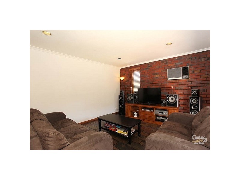 18 Holland Avenue, Dingley Village VIC 3172