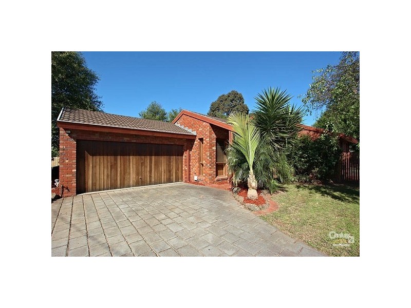 18 Holland Avenue, Dingley Village VIC 3172