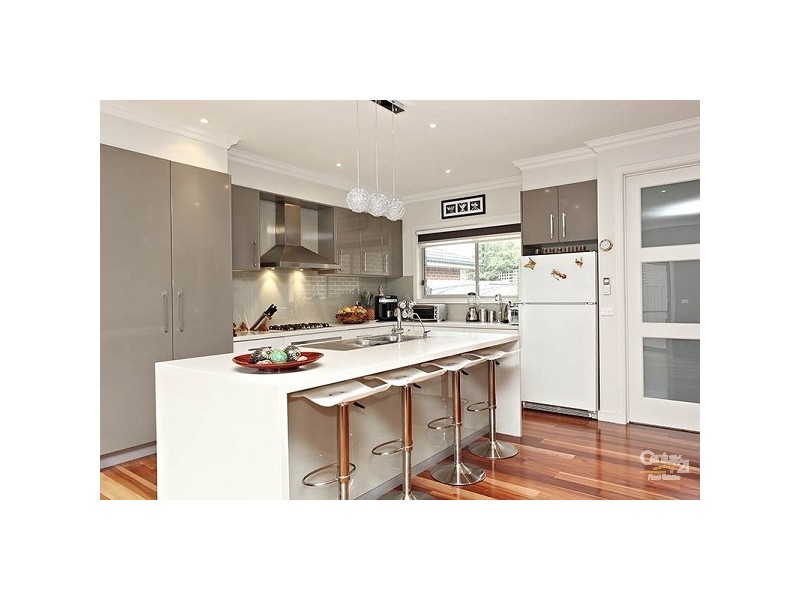 2/90 Centre Dandenong Road, Dingley Village VIC 3172