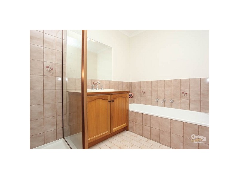 1/34-36 Howard Road, Dingley Village VIC 3172