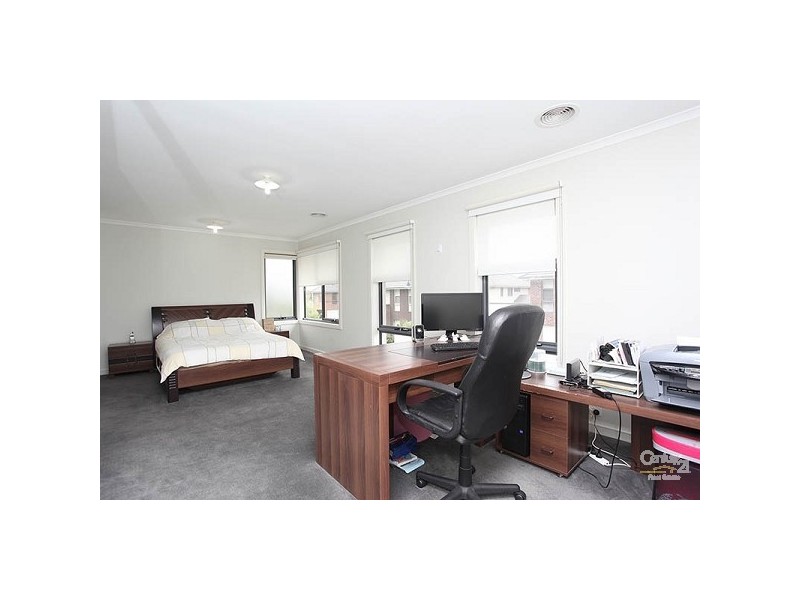 22 Pebble Beach Place, Heatherton VIC 3202