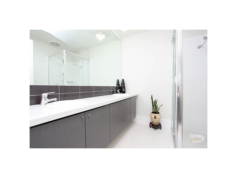 22 Pebble Beach Place, Heatherton VIC 3202