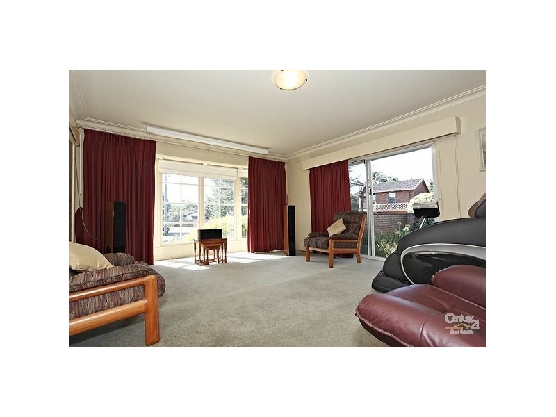 6 Kubis Crescent, Dingley Village VIC 3172