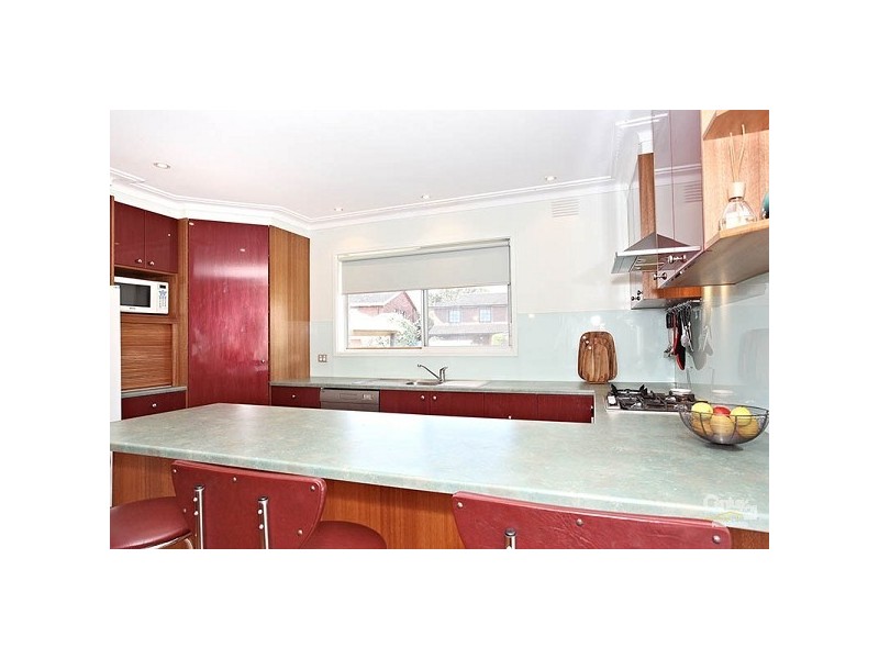 6 Kubis Crescent, Dingley Village VIC 3172