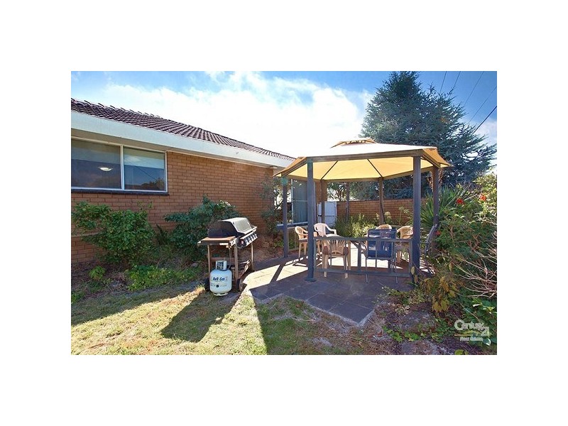 6 Kubis Crescent, Dingley Village VIC 3172