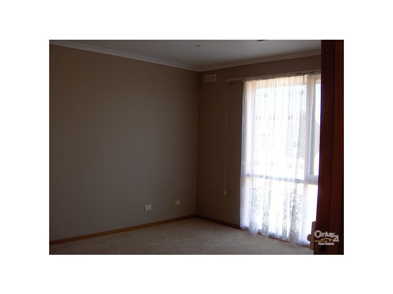 4 Lauren Close, Dingley Village VIC 3172