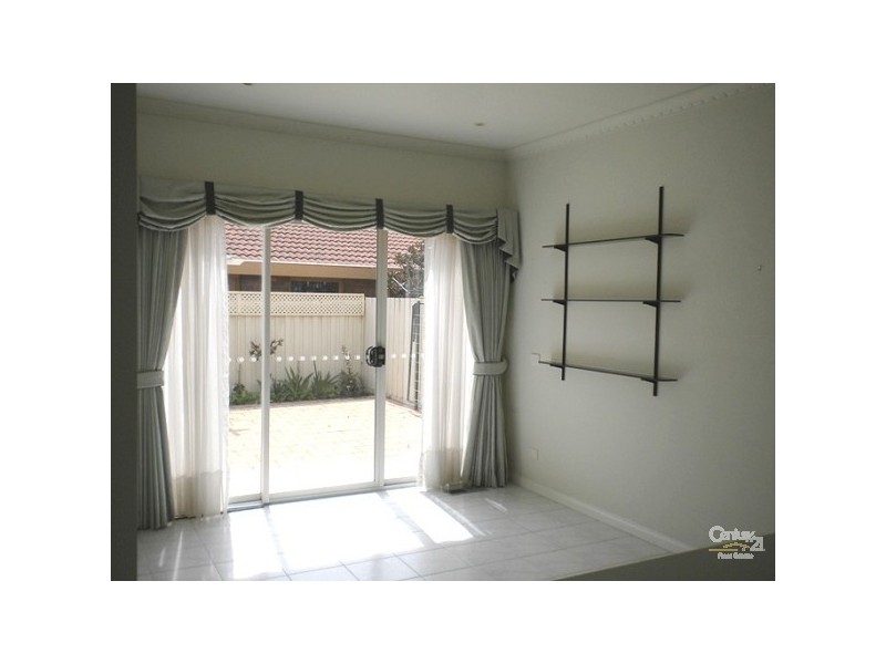 1/2 Fernhill Drive, Dingley Village VIC 3172