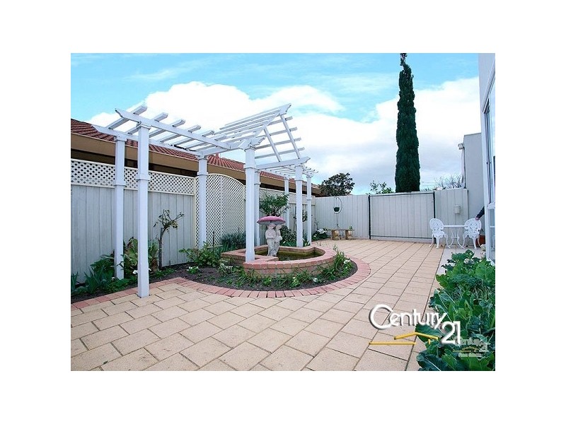 1/2 Fernhill Drive, Dingley Village VIC 3172