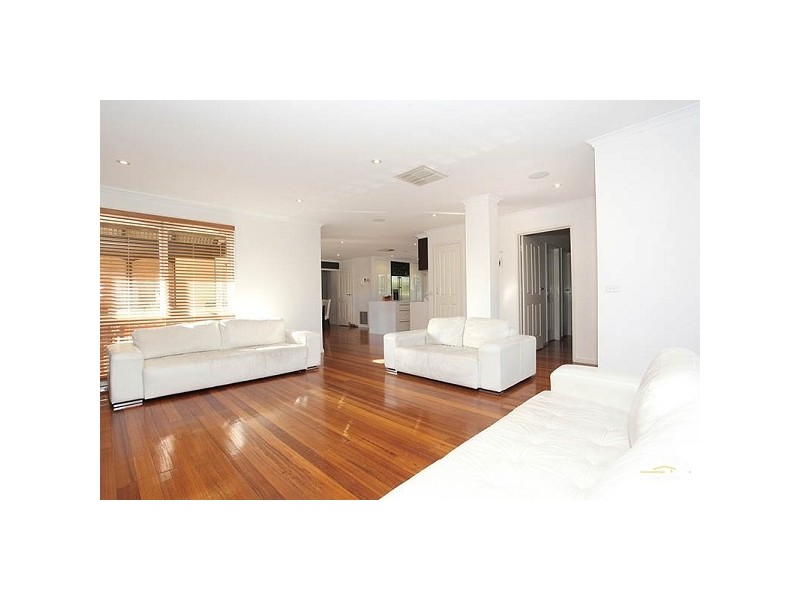 15 Cormorant Place, Dingley Village VIC 3172