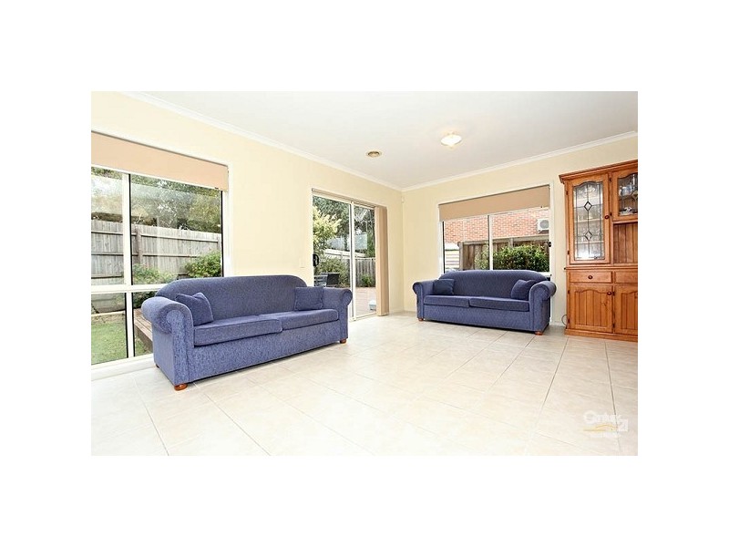 17 Kingsland Close, Dingley Village VIC 3172