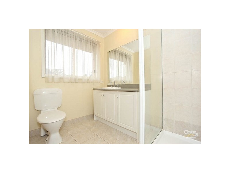 17 Kingsland Close, Dingley Village VIC 3172