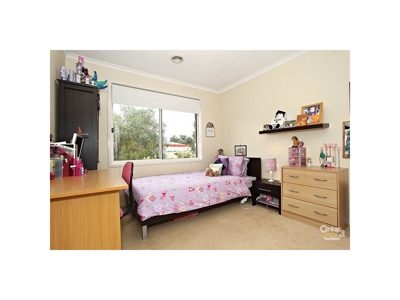 17 Kingsland Close, Dingley Village VIC 3172