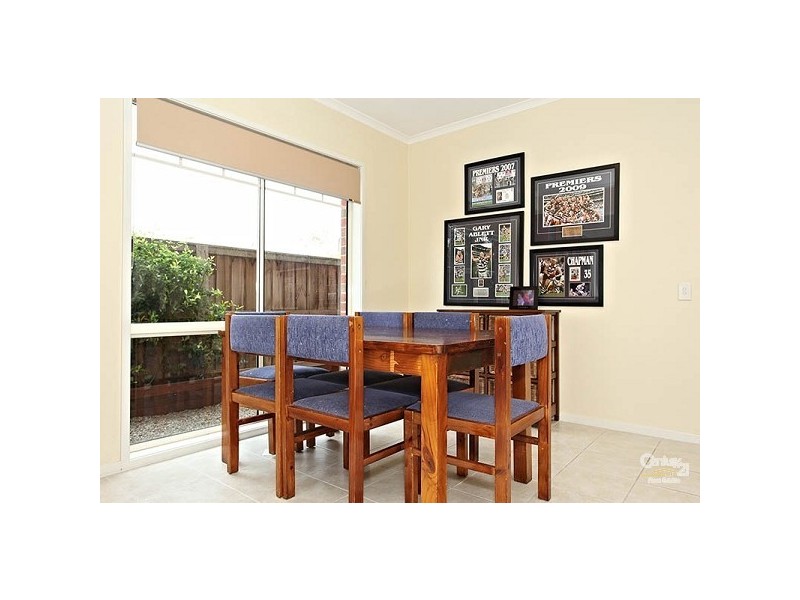 17 Kingsland Close, Dingley Village VIC 3172