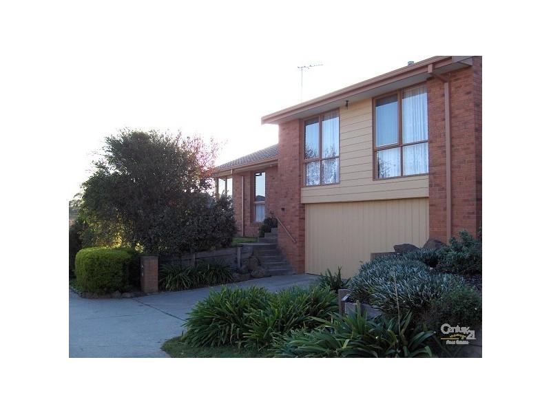 4 Lauren Close, Dingley Village VIC 3172