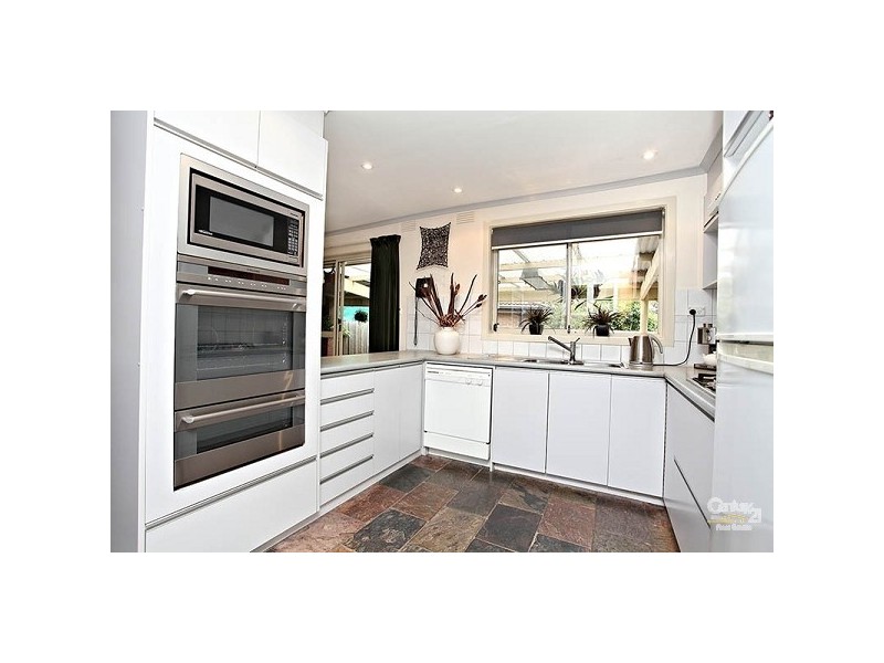 5 Cormorant Place, Dingley Village VIC 3172