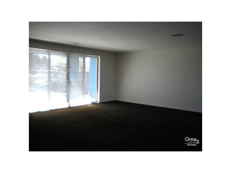 11 Fisher Mews, Waterways VIC 3195