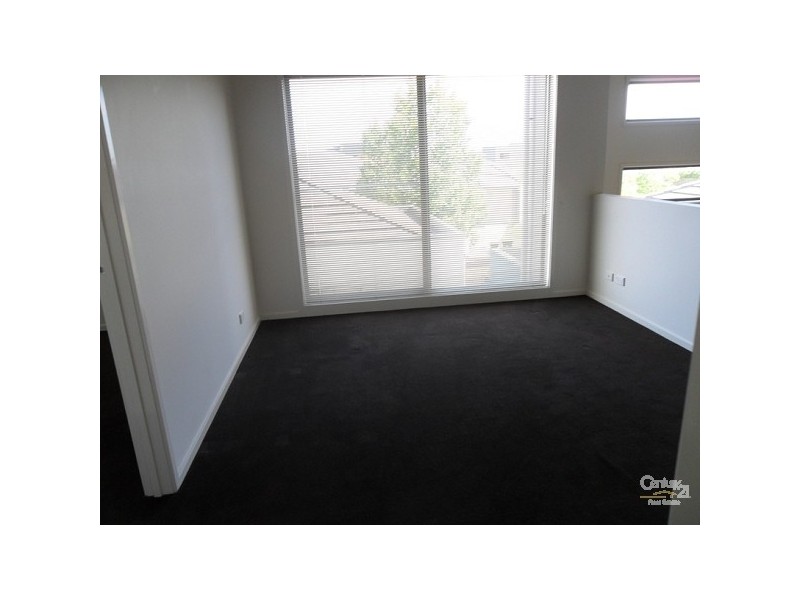 11 Fisher Mews, Waterways VIC 3195