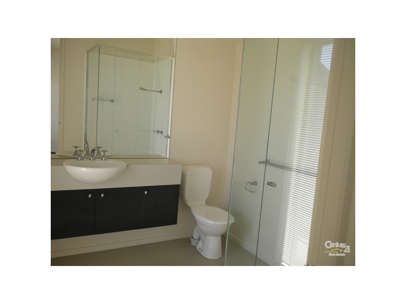 11 Fisher Mews, Waterways VIC 3195