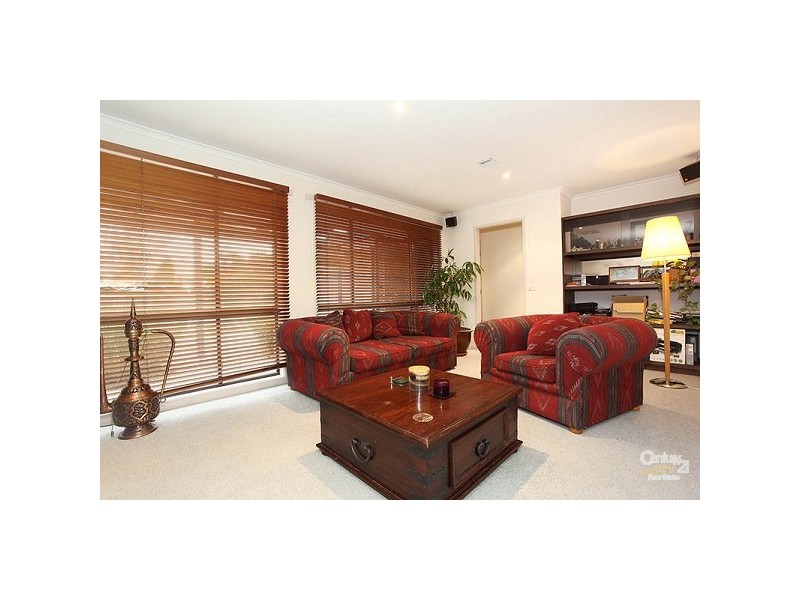 12 Wyndarra Crescent, Dingley Village VIC 3172