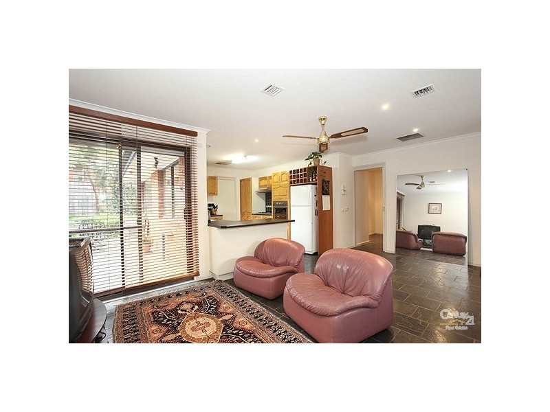 12 Wyndarra Crescent, Dingley Village VIC 3172