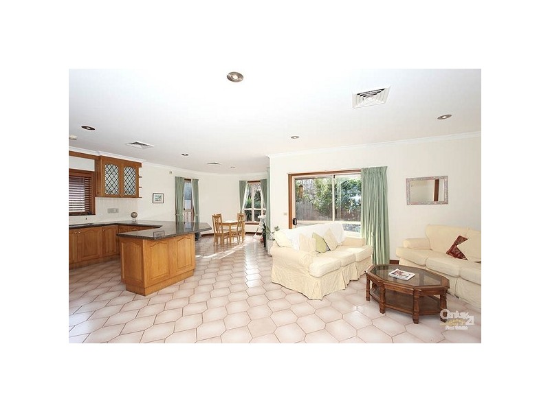 7 Lakeland Court, Dingley Village VIC 3172