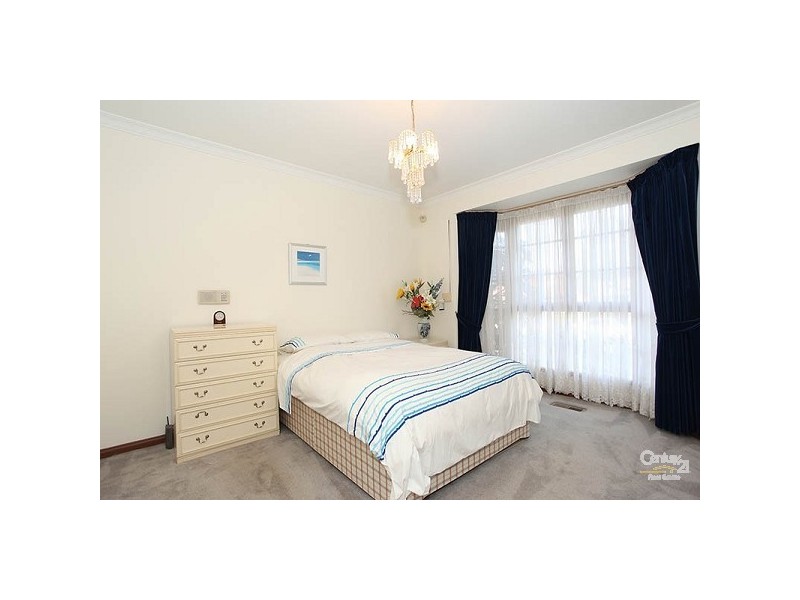 7 Lakeland Court, Dingley Village VIC 3172