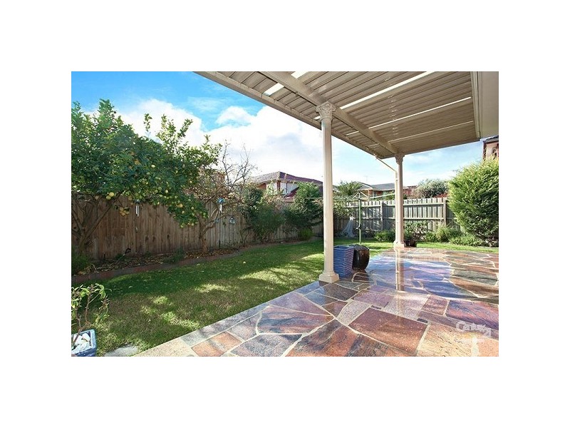 7 Lakeland Court, Dingley Village VIC 3172