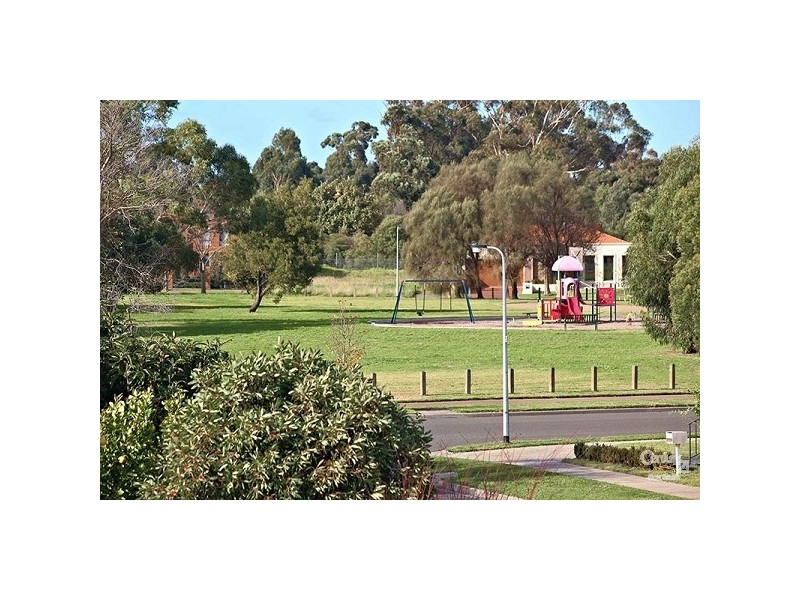 7 Lakeland Court, Dingley Village VIC 3172
